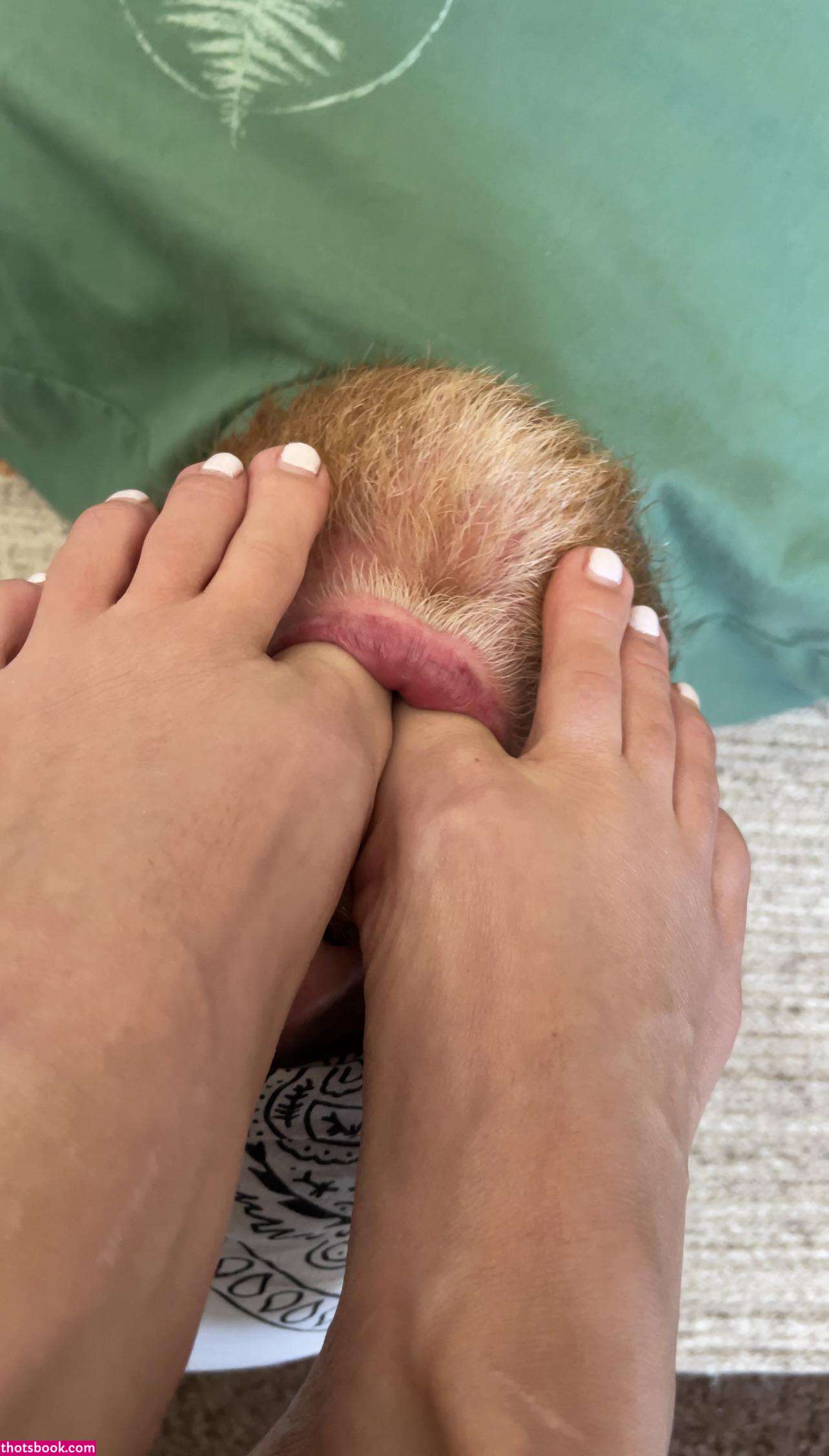 Hang10toes Photo #162