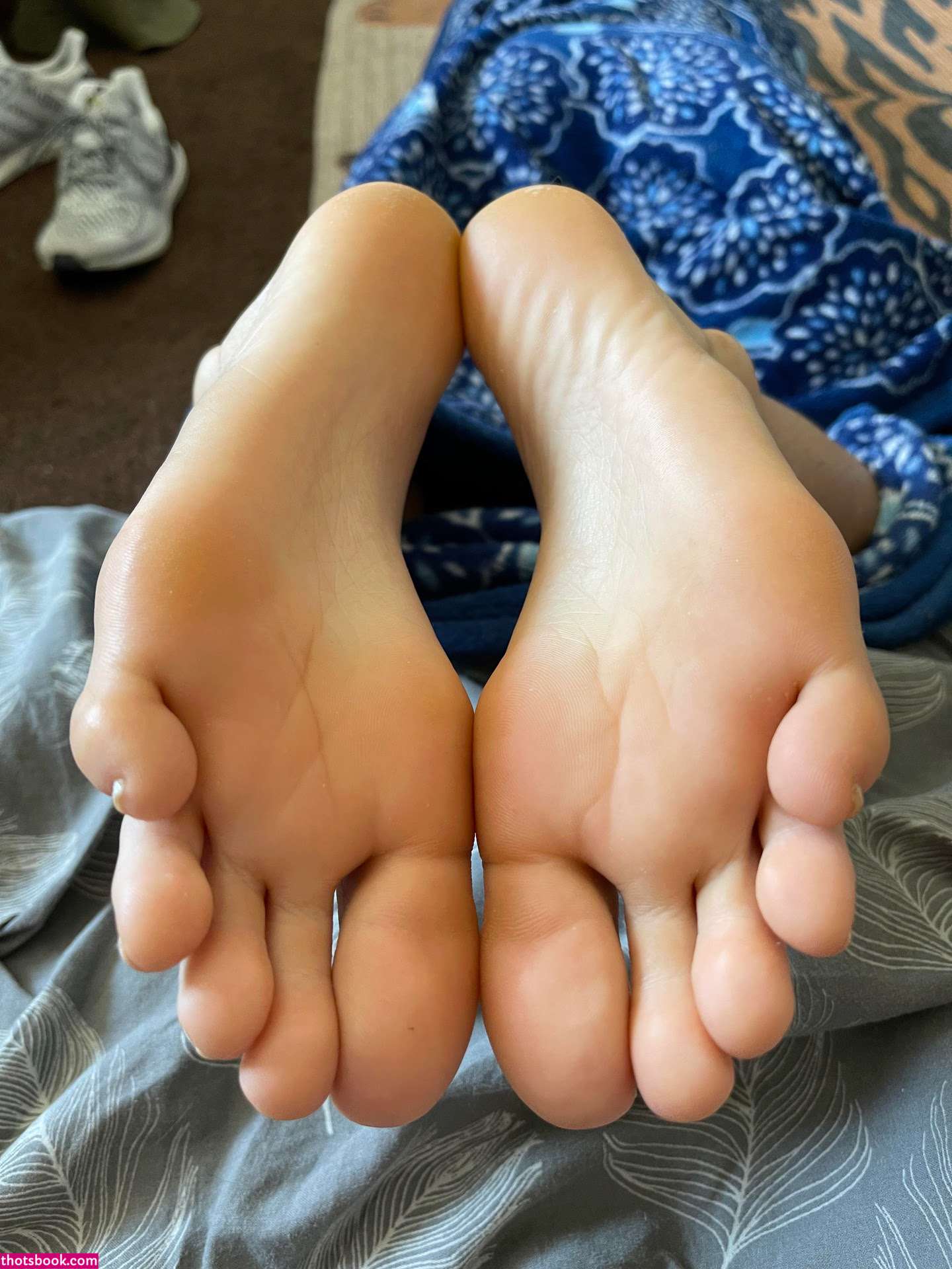 Hang10toes Photo #194