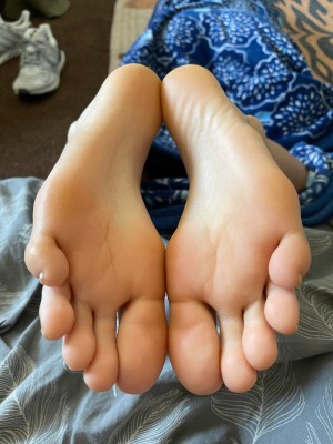 Hang10toes Photo #194