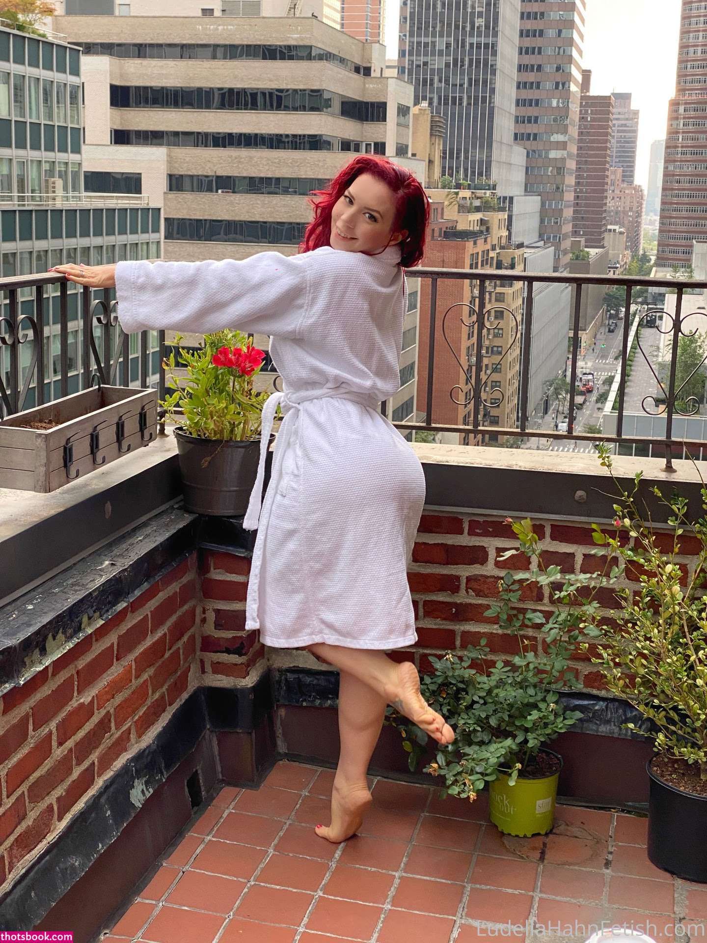 Ludella Hahn Photo #47