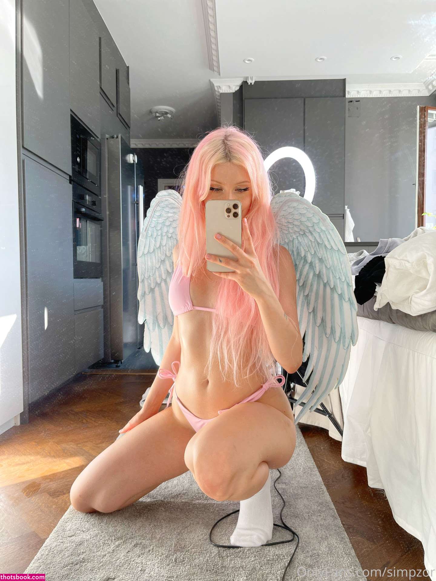 Linzor Simpzor Photo #288