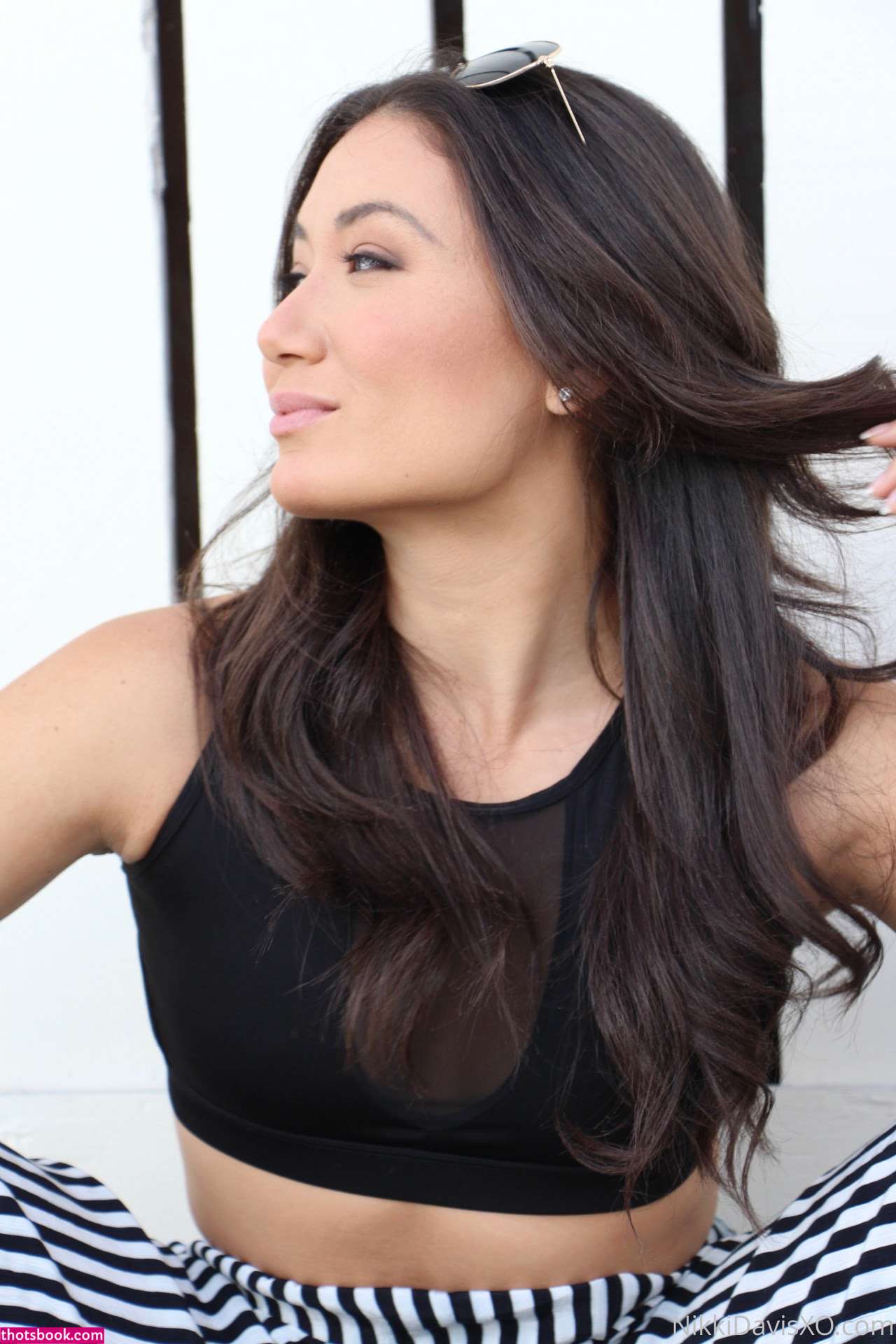 Nikki Davis Photo #10