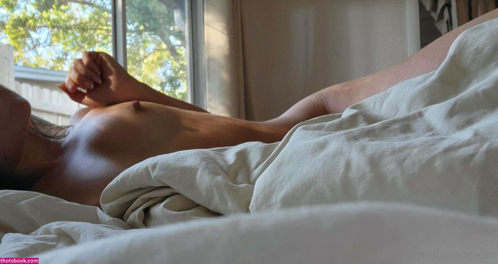 Nikki Davis Photo #19