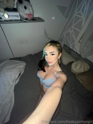 freakygamergirl Photo #5