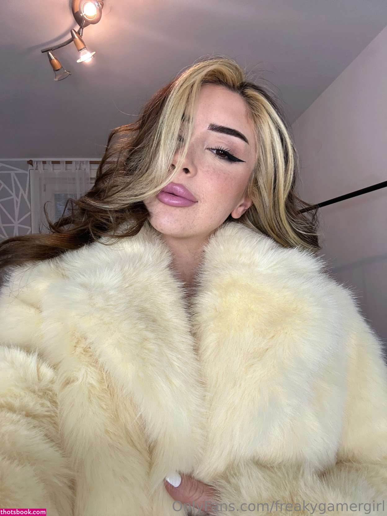 freakygamergirl Photo #8