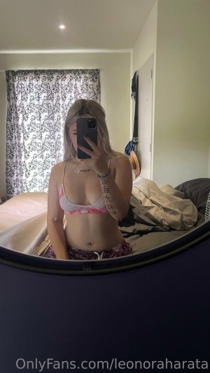 leonoraharata Photo #8