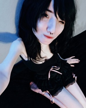 preachersmanicdaughter Photo #2