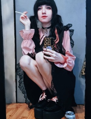 preachersmanicdaughter Photo #3