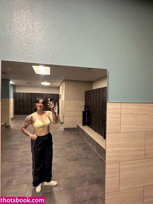 tooturnthailey Photo #2