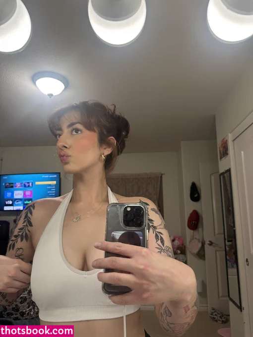 tooturnthailey Photo #19