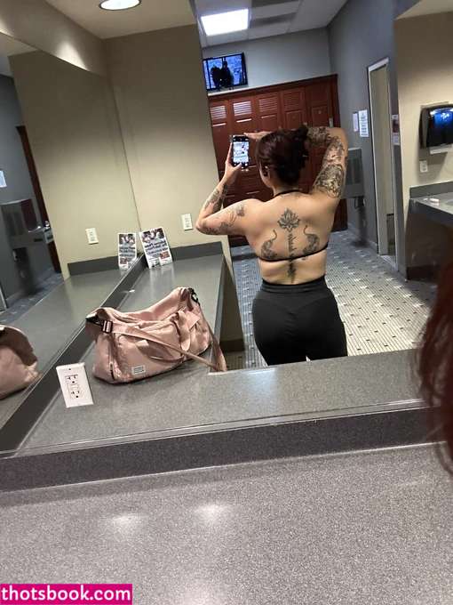 tooturnthailey Photo #26