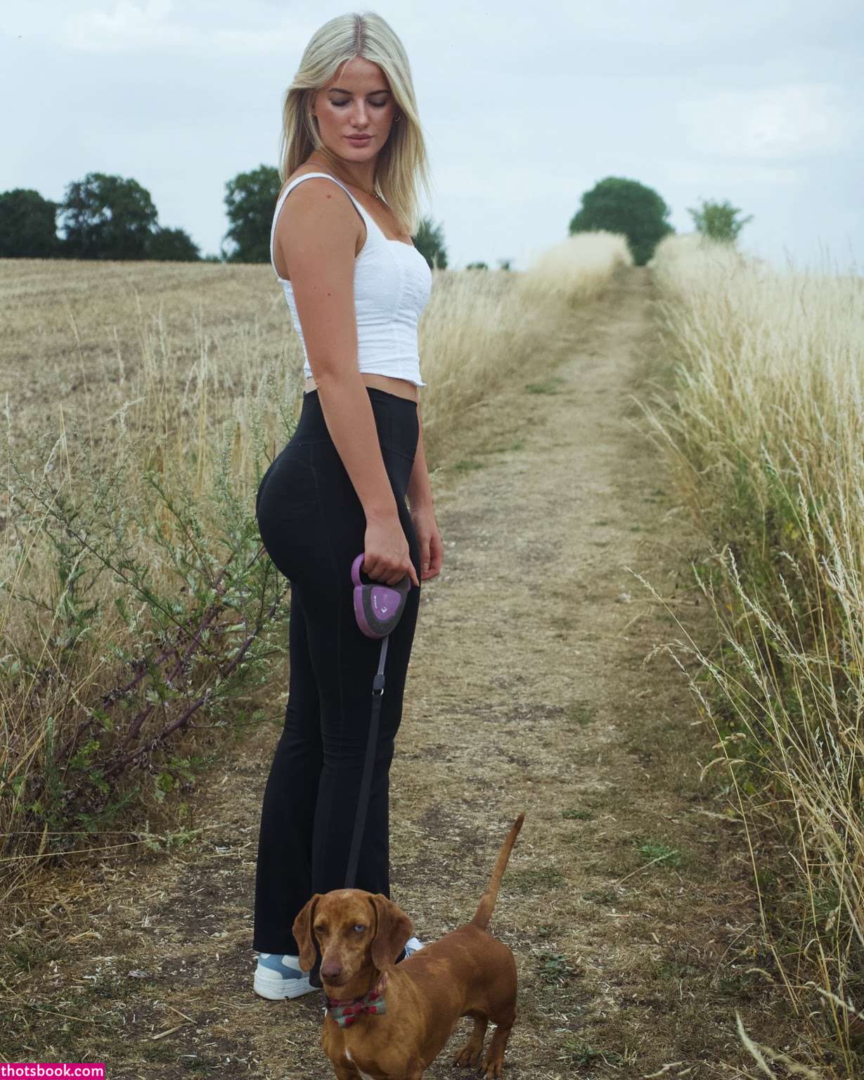 Issy Anderson Photo #1