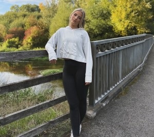 Issy Anderson Photo #10