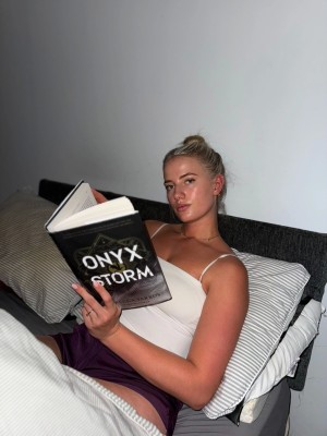 Issy Anderson Photo #18