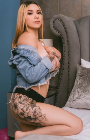 Sophialaurens Photo #1