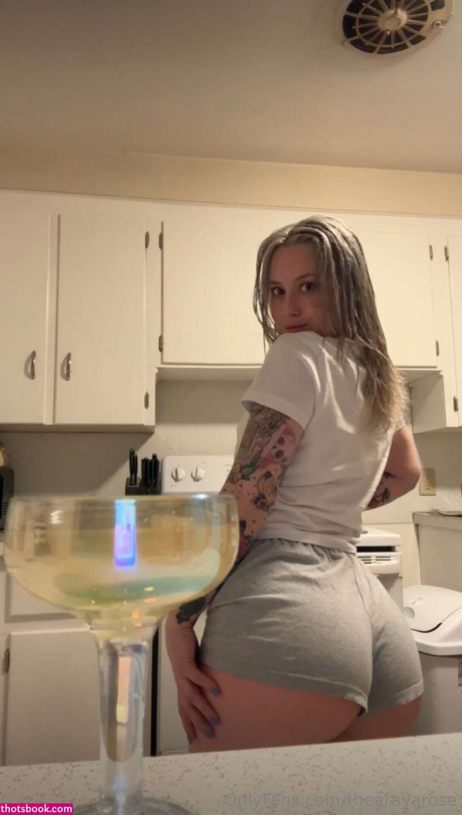 thearayarose Photo #3