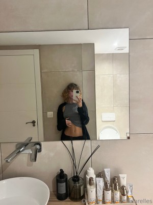 zoelarelles Photo #28