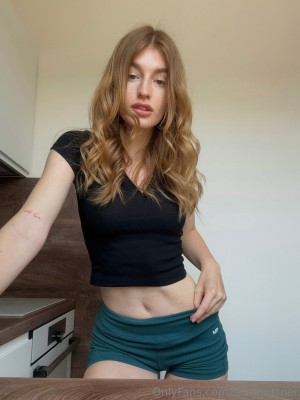 laurawittner Photo #26