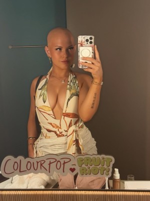 emmycombss Photo #28