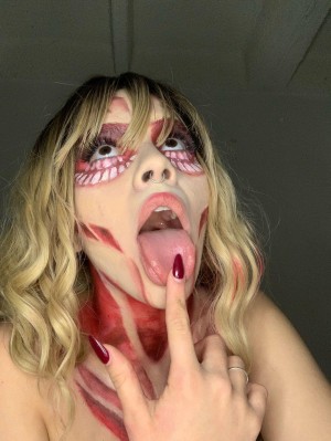 Sabrina Bloom Photo #2