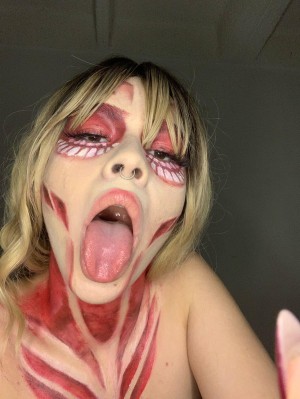 Sabrina Bloom Photo #3