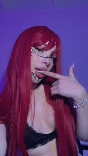 Sabrina Bloom Photo #15