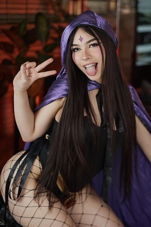 Sabrina Bloom Photo #24