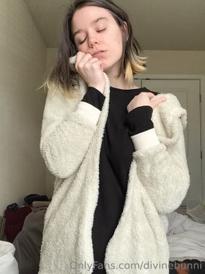 divinebunni Photo #7