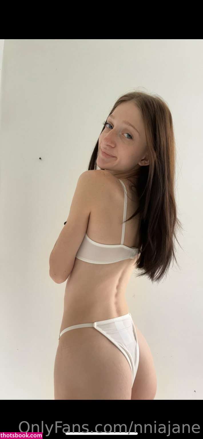nniajane Photo #5