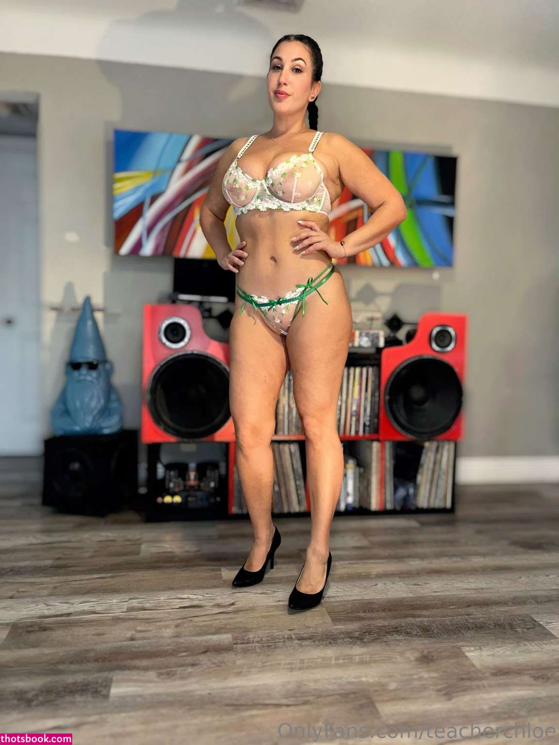 Teacher Chloe Photo #22