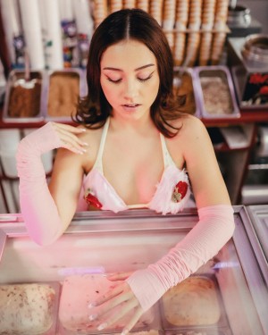 Vanne Amador Photo #15