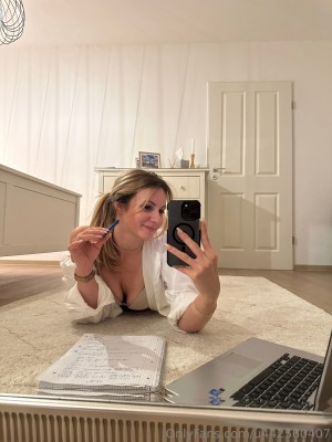 ameliasworldd Photo #19