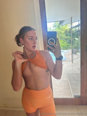 anniekrobbins Photo #19