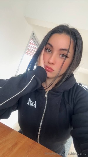 ashleyvamp Photo #16