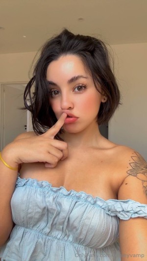 ashleyvamp Photo #21