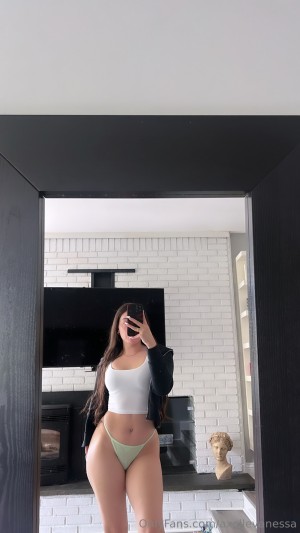 axellevanessa Photo #30