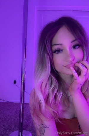 R0zeyy Photo #46