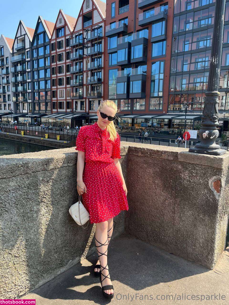 alicesparkle Photo #27