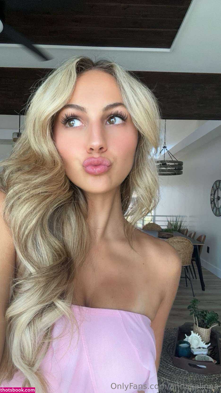 annakatiee Photo #15