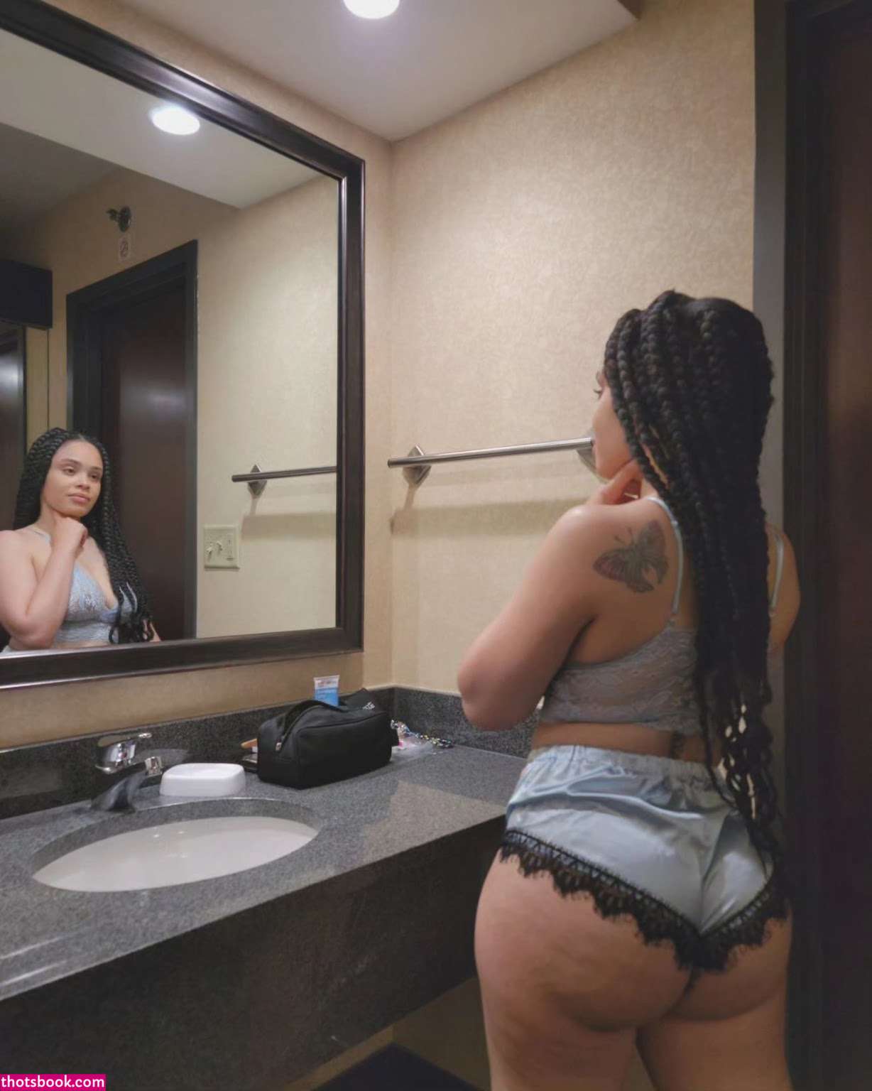 Alise7foot Photo #17