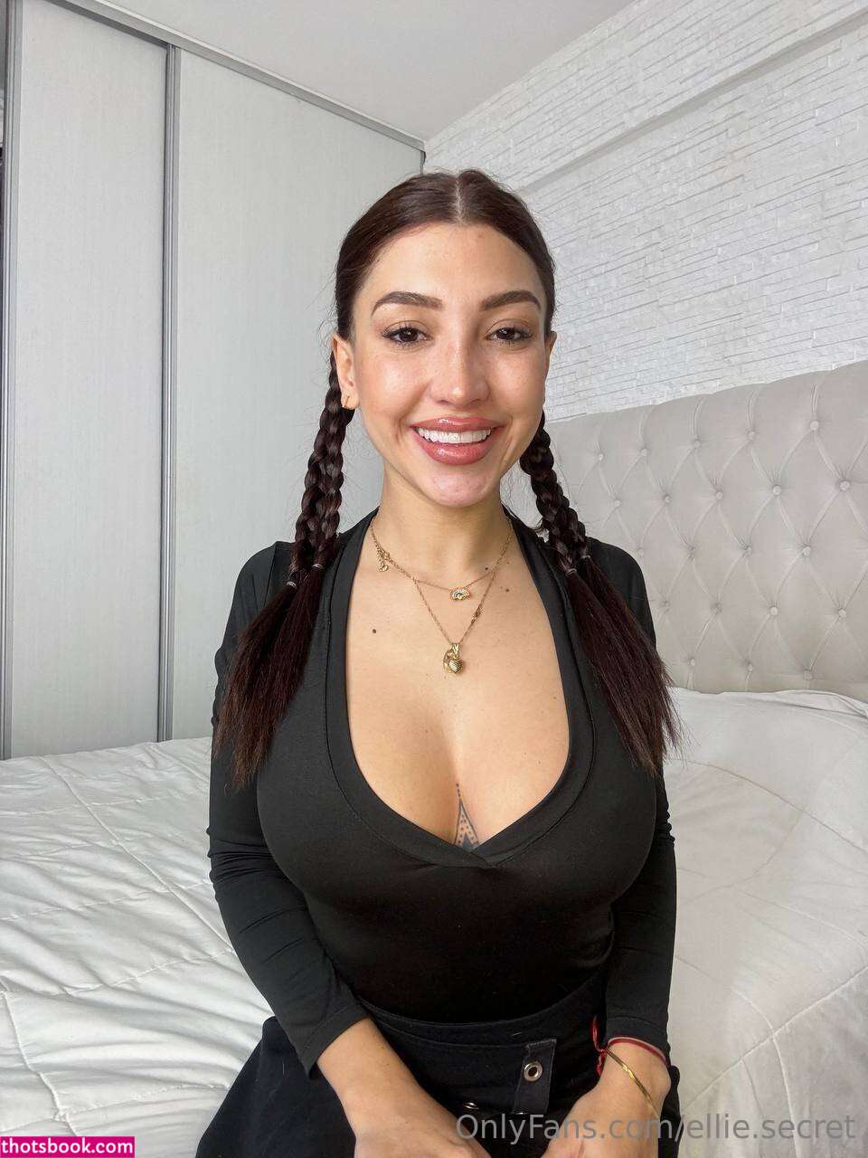 Ellie Secret Photo #6