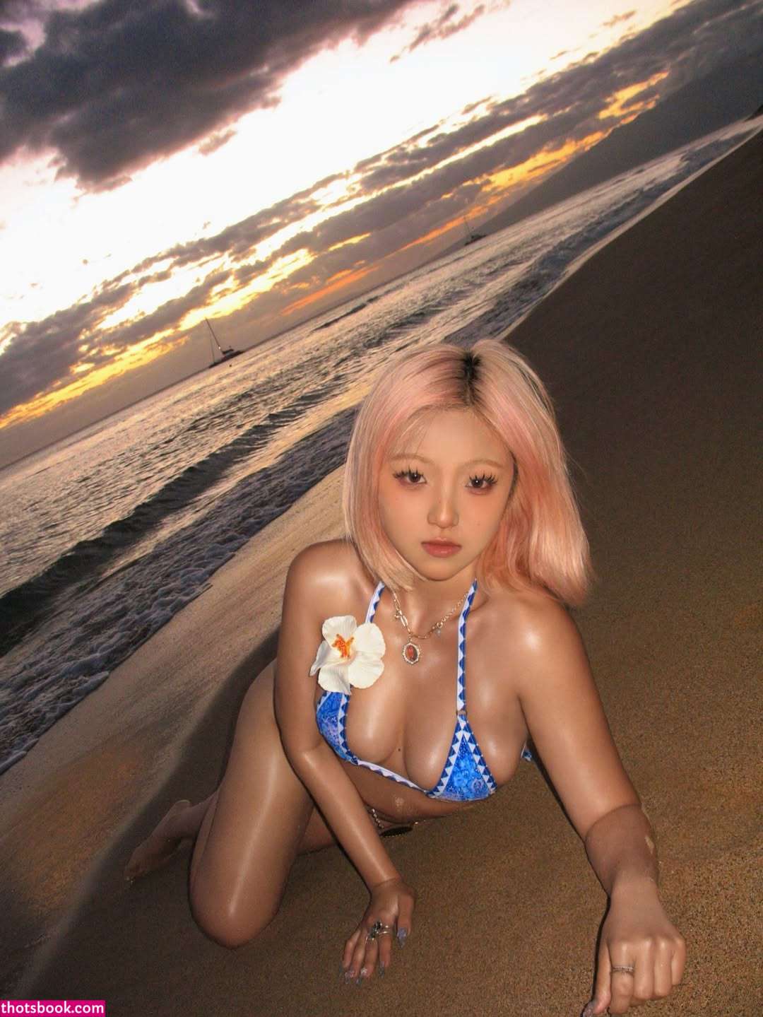 Vickie Pong Photo #10