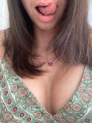 Vivian Savile Photo #8