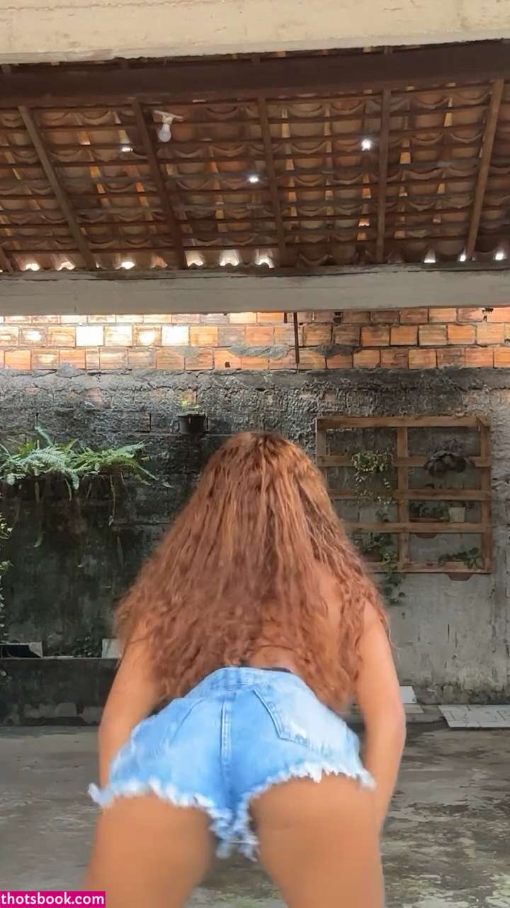 Manayra Santos Photo #6