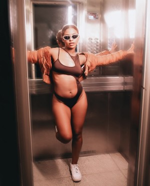 Manayra Santos Photo #35