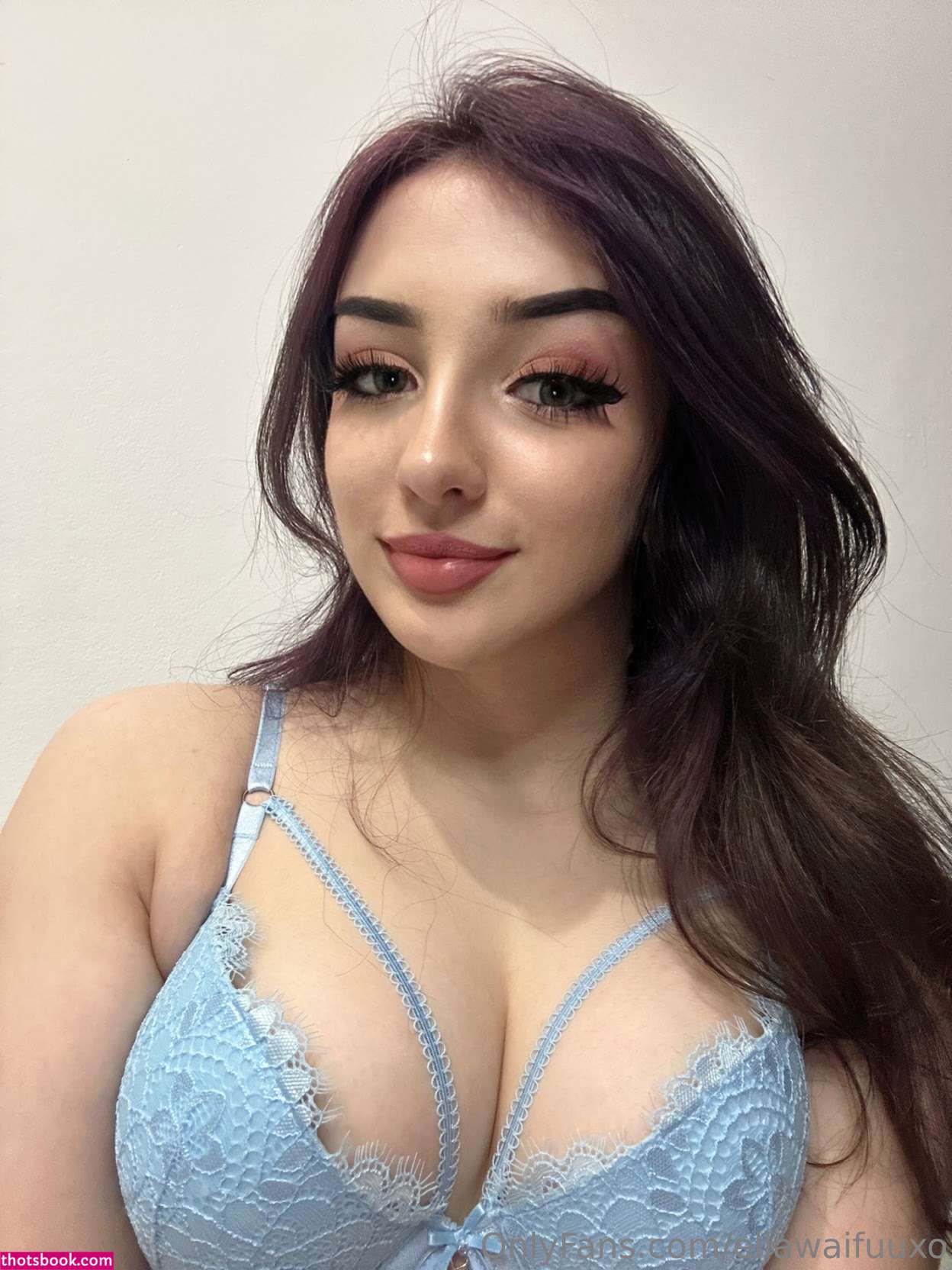 ellawaifuuxo Photo #18