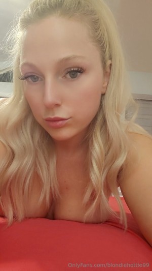 blondiehottie99 Photo #7