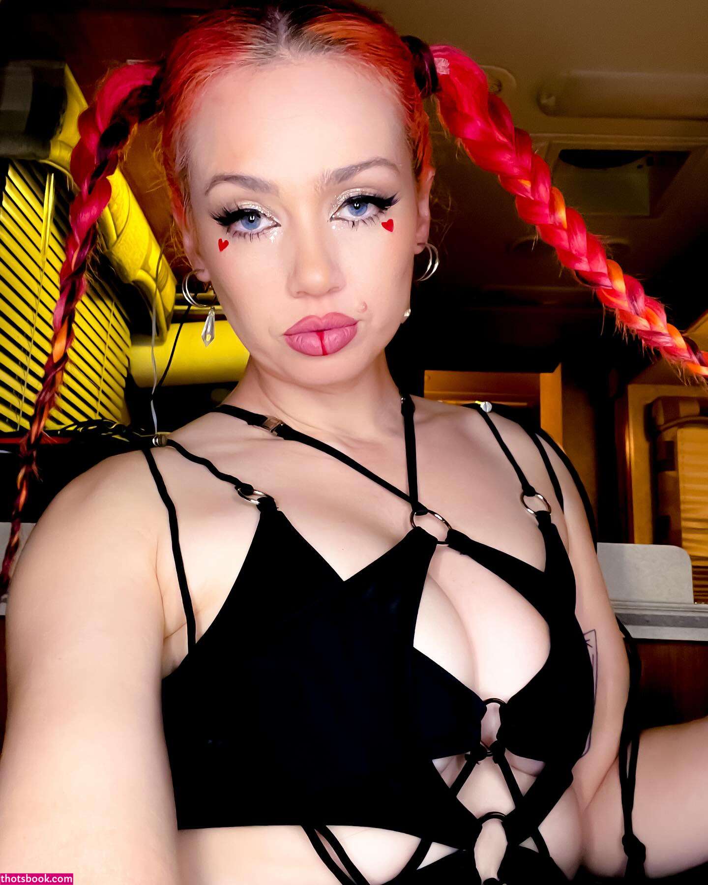 Skye Sweetnam Photo #7