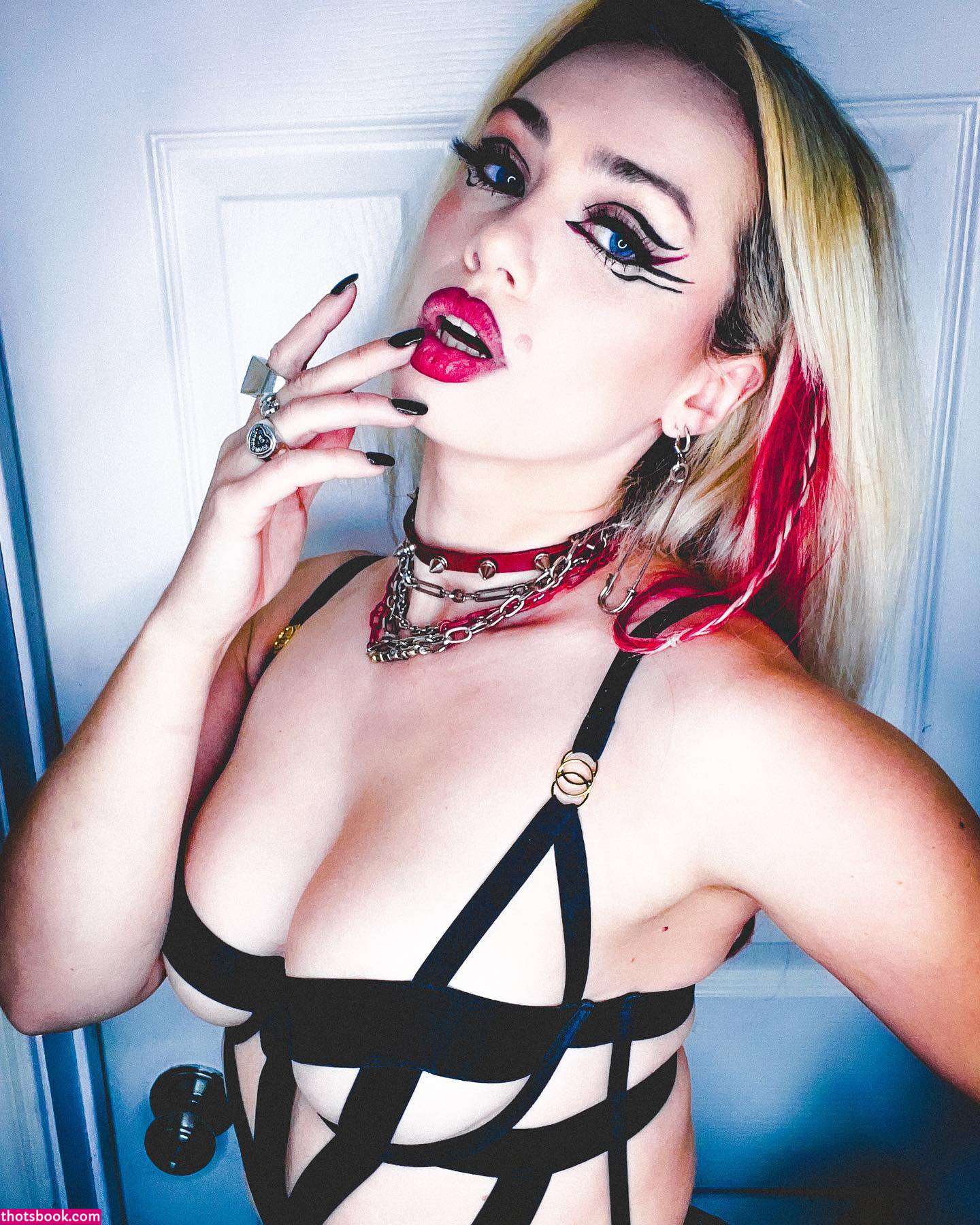 Skye Sweetnam Photo #11