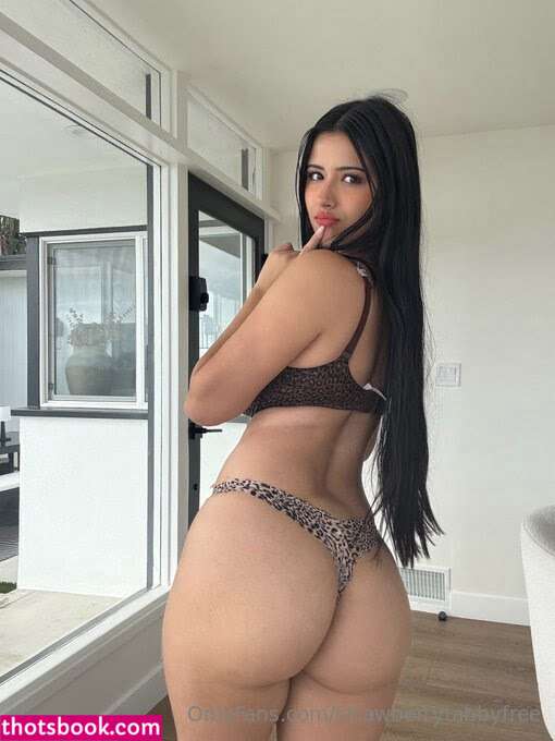 strawberrytabbyfree Photo #38